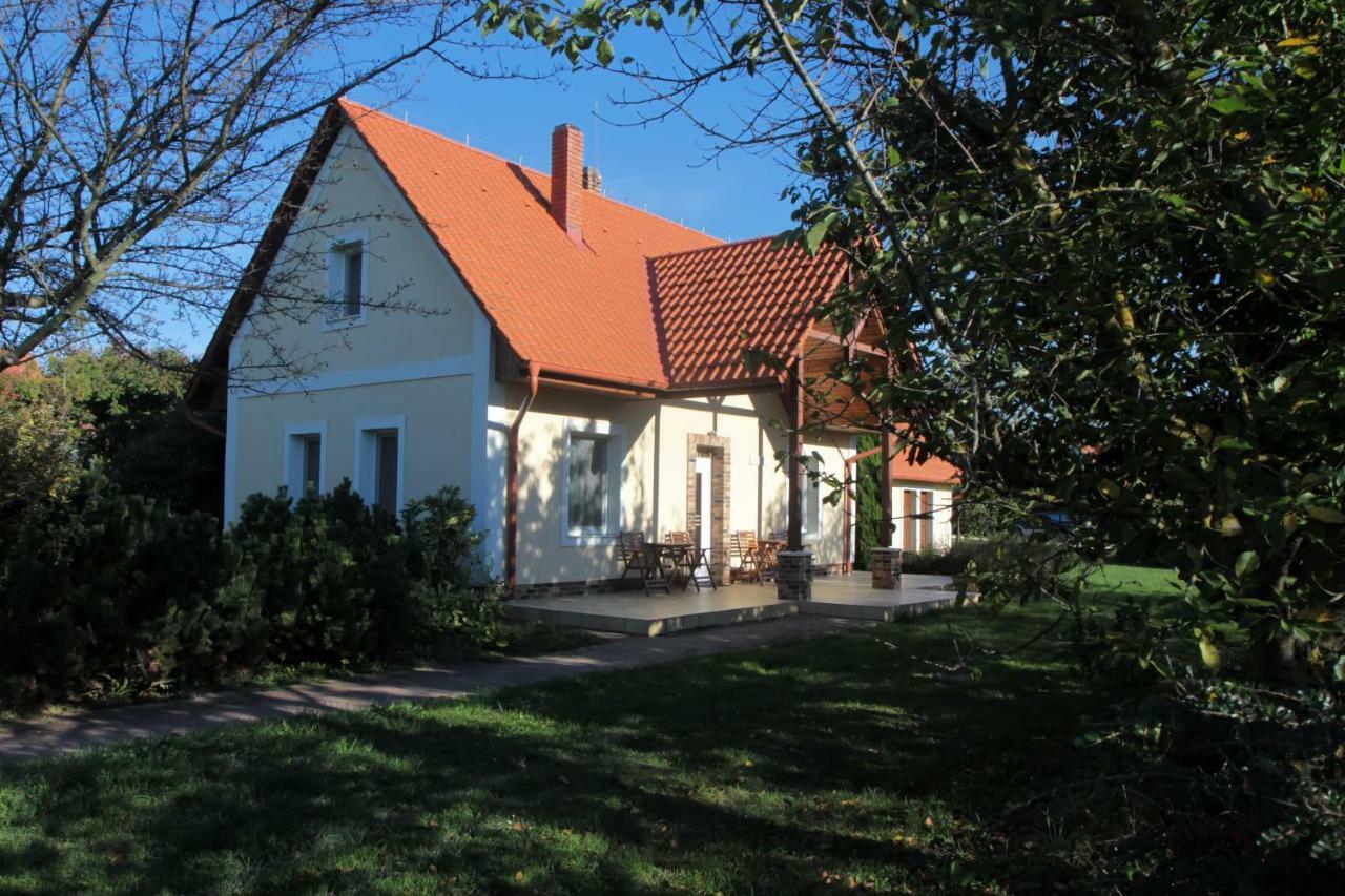 Gurudeva Bhavan Otel Somogyvámos Dış mekan fotoğraf